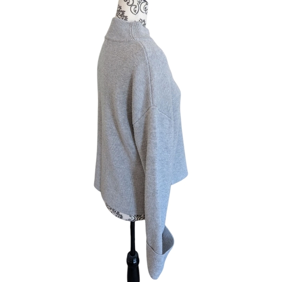 Victor Alfaro Oversized Mockneck Sweater Light Grey Knit Pullover Women's Small - Picture 6 of 13